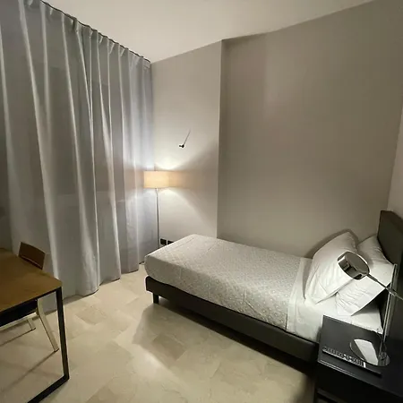 La Galleria Πανσιόν 3*