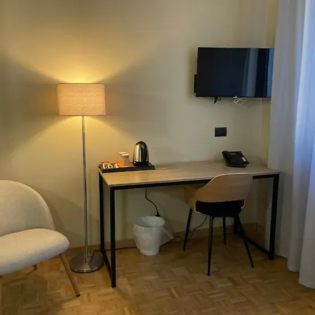 La Galleria Πανσιόν 3*