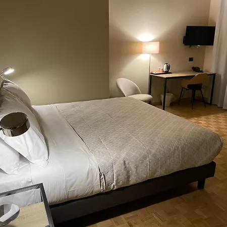 La Galleria Πανσιόν Πάρμα