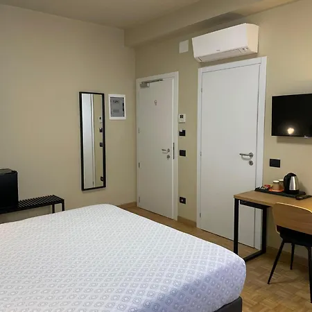 La Galleria Πανσιόν Πάρμα