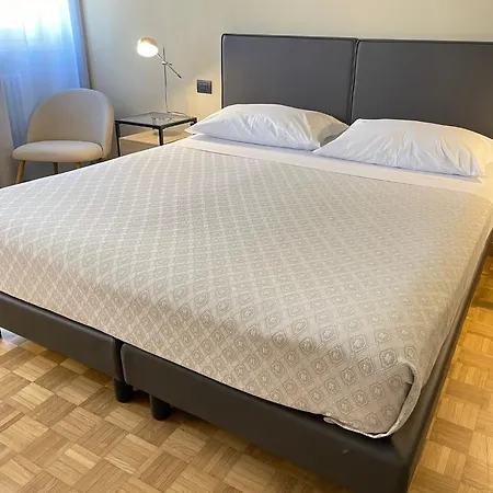 La Galleria Πανσιόν Πάρμα